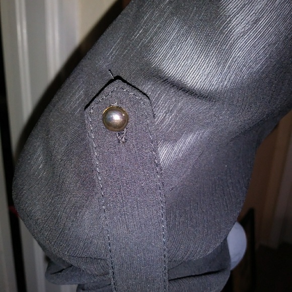 Beautiful black gown with shorts - Picture 4 of 5